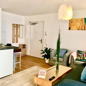 Messe-congress With Balcony Apartment