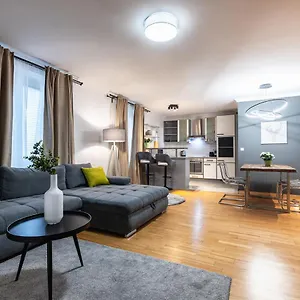 Live Centrally In A Spacious And Modern In Apartment
